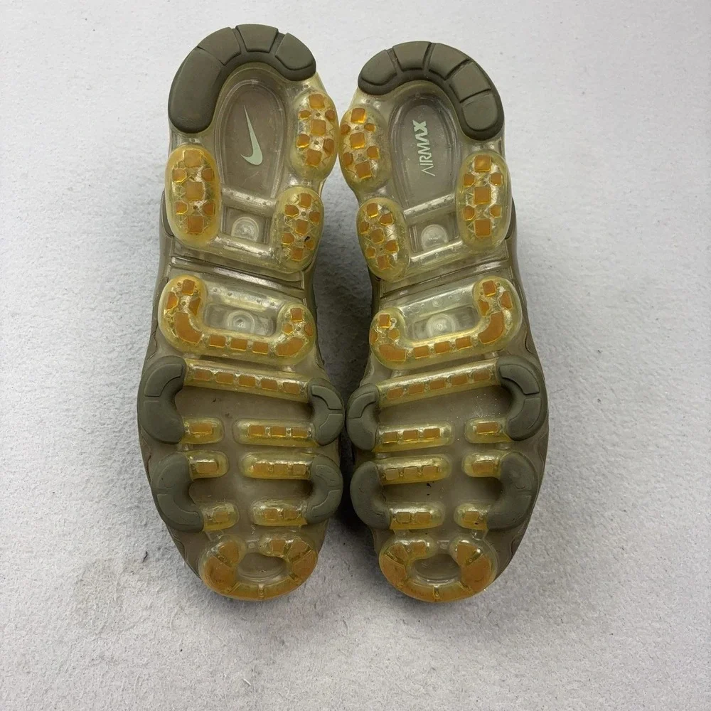 Nike Air Vapormax Plus Shoes Mens Size 10 Green Cushioned Sneakers FD0779-386